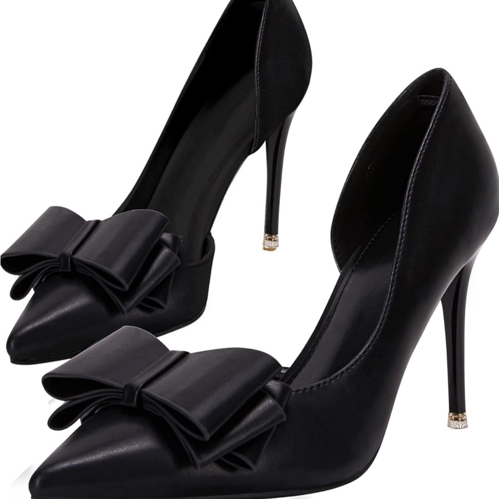 Elegant Black Stiletto Heels with Bow